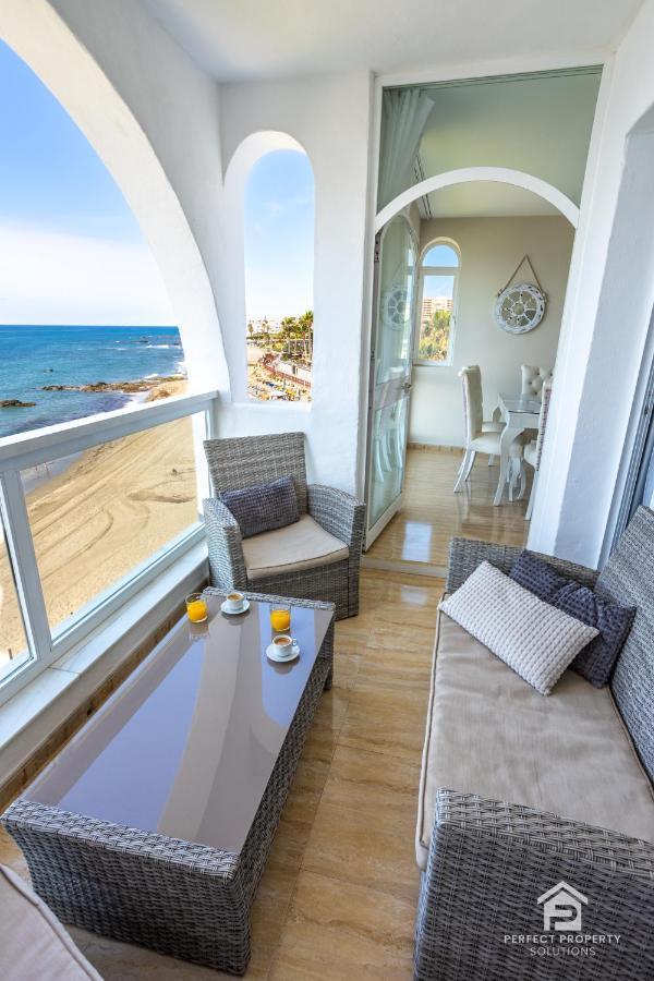Apartment Aguamarina On The Beach Front Málaga Exteriör bild
